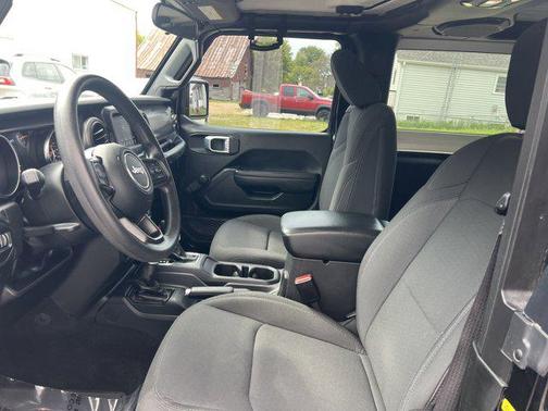 Black Clearcoat 2022 Jeep Wrangler Sport