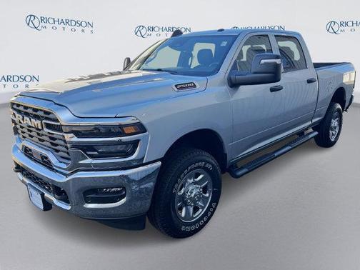 2026 RAM 2500 Tradesman Crew Cab 4x4 6'4' Box