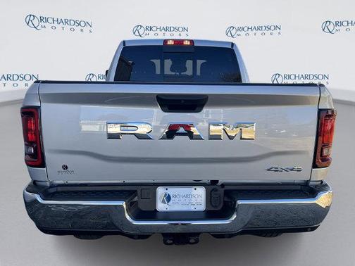 2026 RAM 2500 Tradesman Crew Cab 4x4 6'4' Box