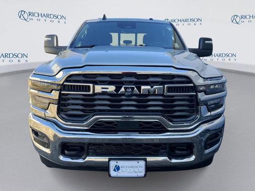 2026 RAM 2500 Tradesman Crew Cab 4x4 6'4' Box