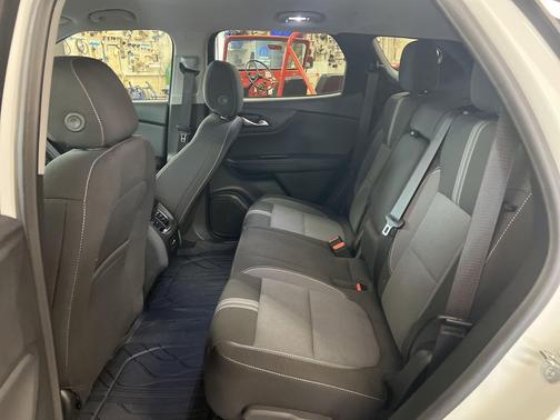 Summit White 2024 Chevrolet Blazer 2LT