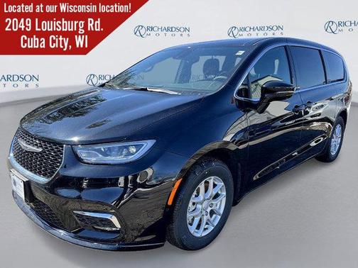 Diamond Black Crystal Pearlcoat 2026 Chrysler Pacifica L