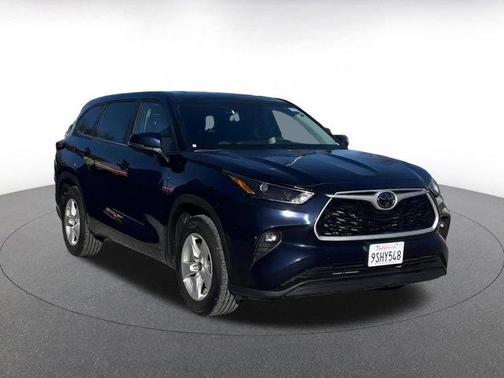 2025 Toyota Highlander LE