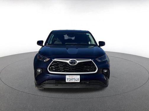 2025 Toyota Highlander LE