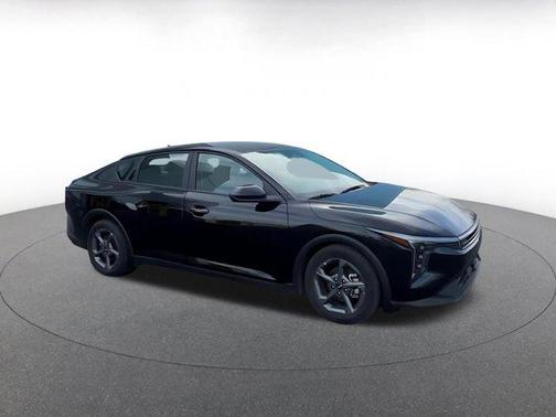 Aurora Black Pearl 2025 Kia K4 LXS