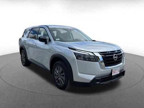 2024 Nissan Pathfinder S FWD