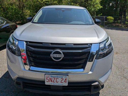 2024 Nissan Pathfinder S FWD