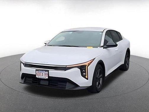 Snow White Pearl 2025 Kia K4 LXS