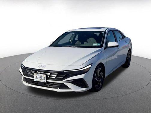 2025 Hyundai ELANTRA SEL