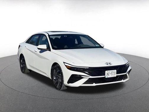 2025 Hyundai ELANTRA SEL