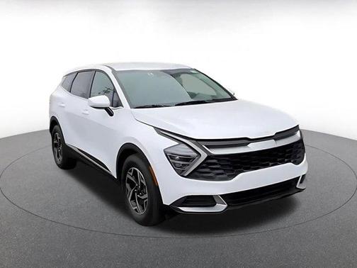 Glacial White Pearl 2025 Kia Sportage LX