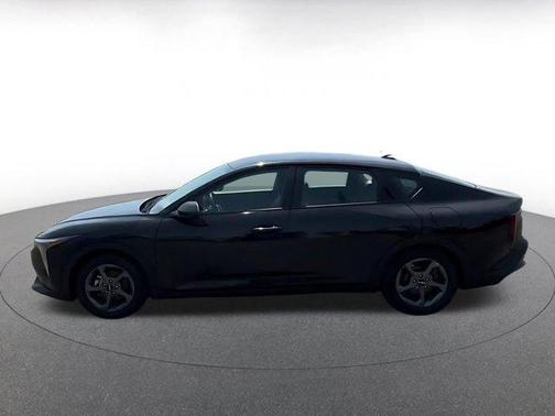 Aurora Black Pearl 2025 Kia K4 LXS