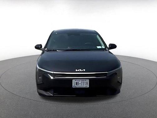 Aurora Black Pearl 2025 Kia K4 LXS