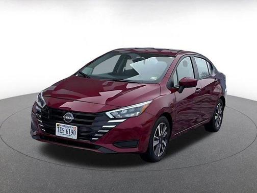 Scarlet Ember Tintcoat 2025 Nissan Versa 1.6 SV