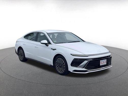 2024 Hyundai SONATA Hybrid SE