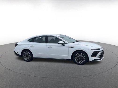2024 Hyundai SONATA Hybrid SE