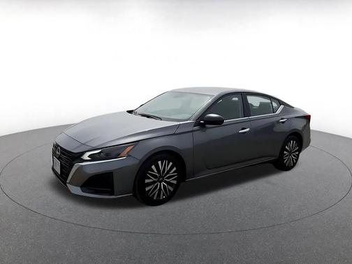 Gun Metallic 2025 Nissan Altima SV FWD