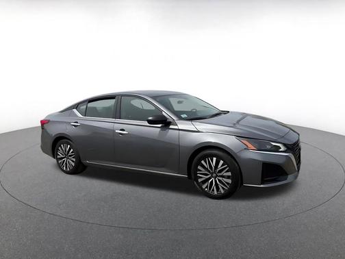 Gun Metallic 2025 Nissan Altima SV FWD