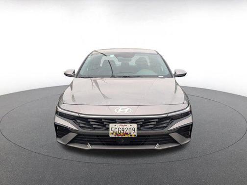 2025 Hyundai ELANTRA SEL