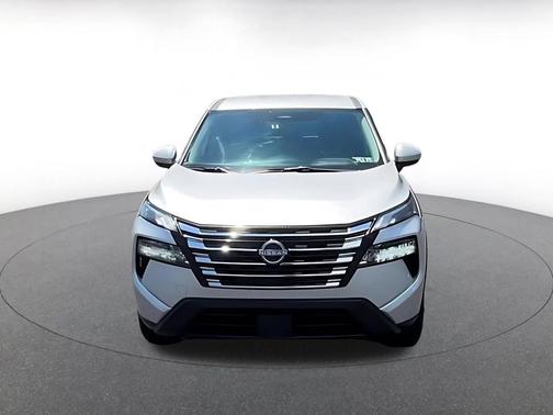 Brilliant Silver Metallic 2025 Nissan Rogue SV