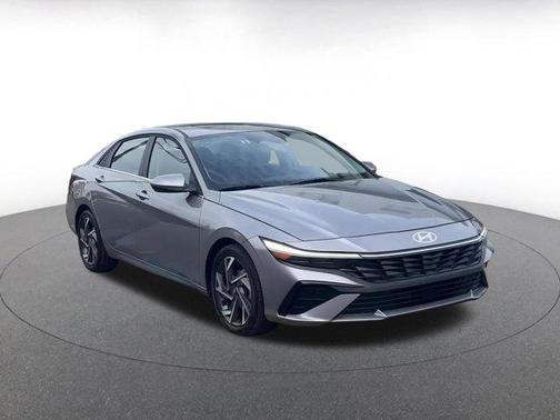 2025 Hyundai ELANTRA SEL