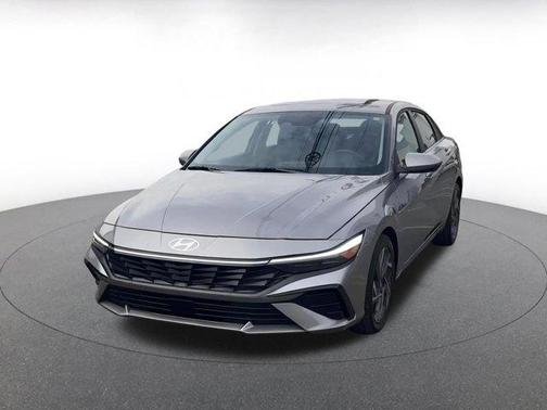 2025 Hyundai ELANTRA SEL