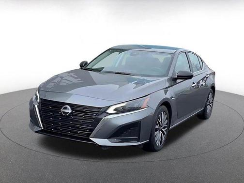 Gun Metallic 2025 Nissan Altima SV FWD