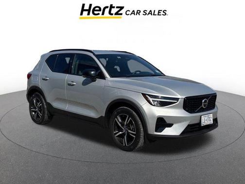 2024 Volvo XC40 CORE
