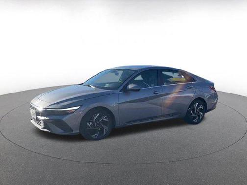 2025 Hyundai ELANTRA SEL