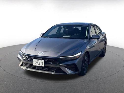 2025 Hyundai ELANTRA SEL