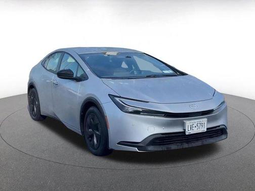 2025 Toyota Prius LE