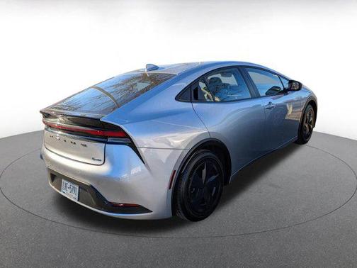 2025 Toyota Prius LE