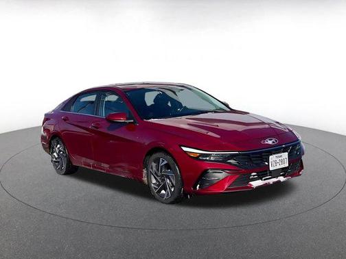 2025 Hyundai ELANTRA SEL