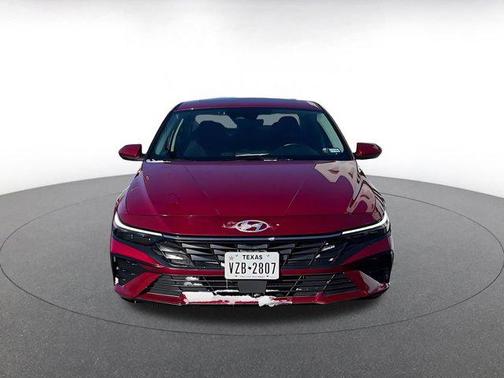 2025 Hyundai ELANTRA SEL