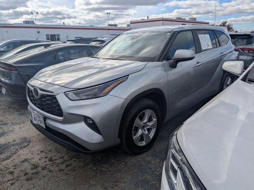 2025 Toyota Highlander LE