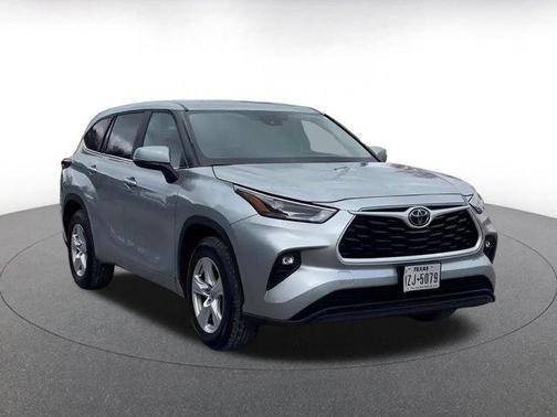 2025 Toyota Highlander LE