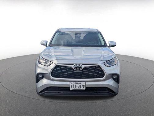 2025 Toyota Highlander LE