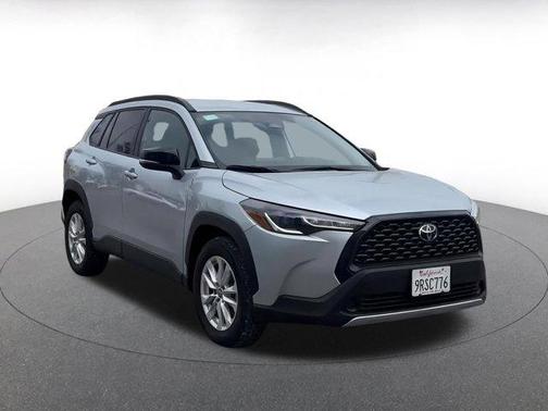 2025 Toyota Corolla Cross LE