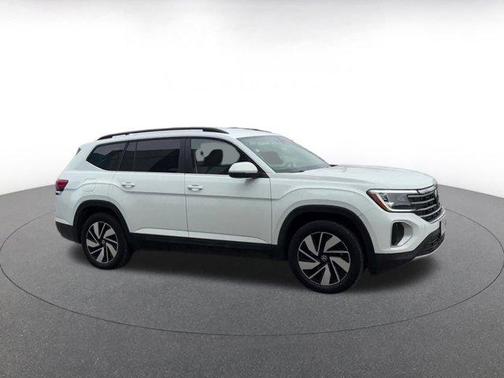 2025 Volkswagen Atlas 2.0T SE w/Technology 4MOTION