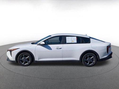 Snow White Pearl 2025 Kia K4 LXS