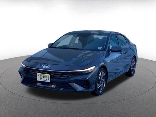 2025 Hyundai ELANTRA SEL