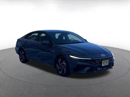 2025 Hyundai ELANTRA SEL