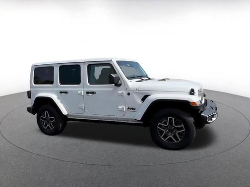 Bright White Clearcoat 2025 Jeep Wrangler 4-Door Sahara 4x4