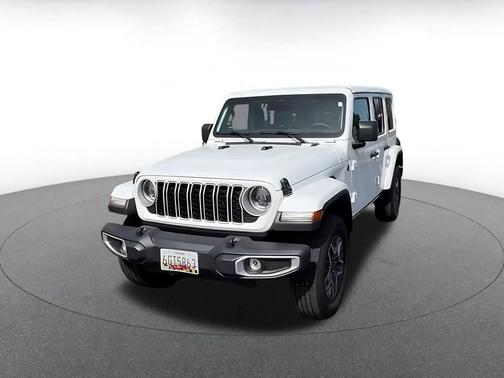 Bright White Clearcoat 2025 Jeep Wrangler 4-Door Sahara 4x4