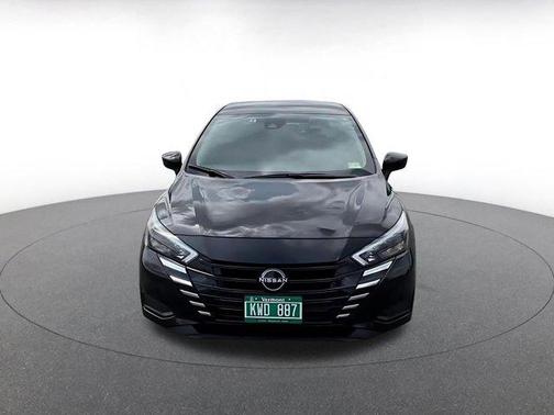 Super Black 2025 Nissan Versa 1.6 SV