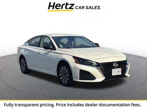 Pearl White Tricoat 2025 Nissan Altima SV FWD