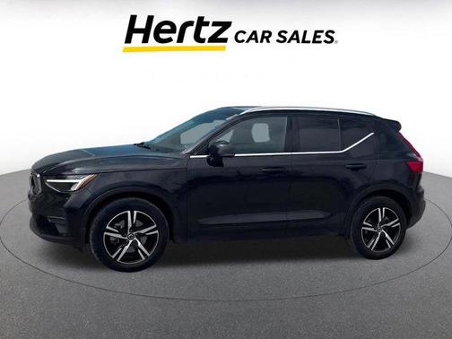 2024 Volvo XC40 CORE