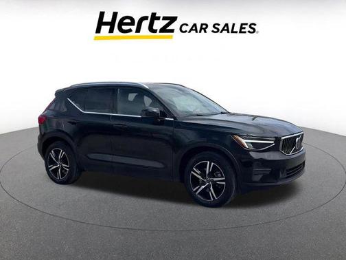 2024 Volvo XC40 CORE