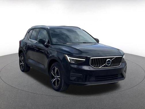 2024 Volvo XC40 CORE