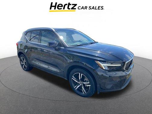 2024 Volvo XC40 CORE